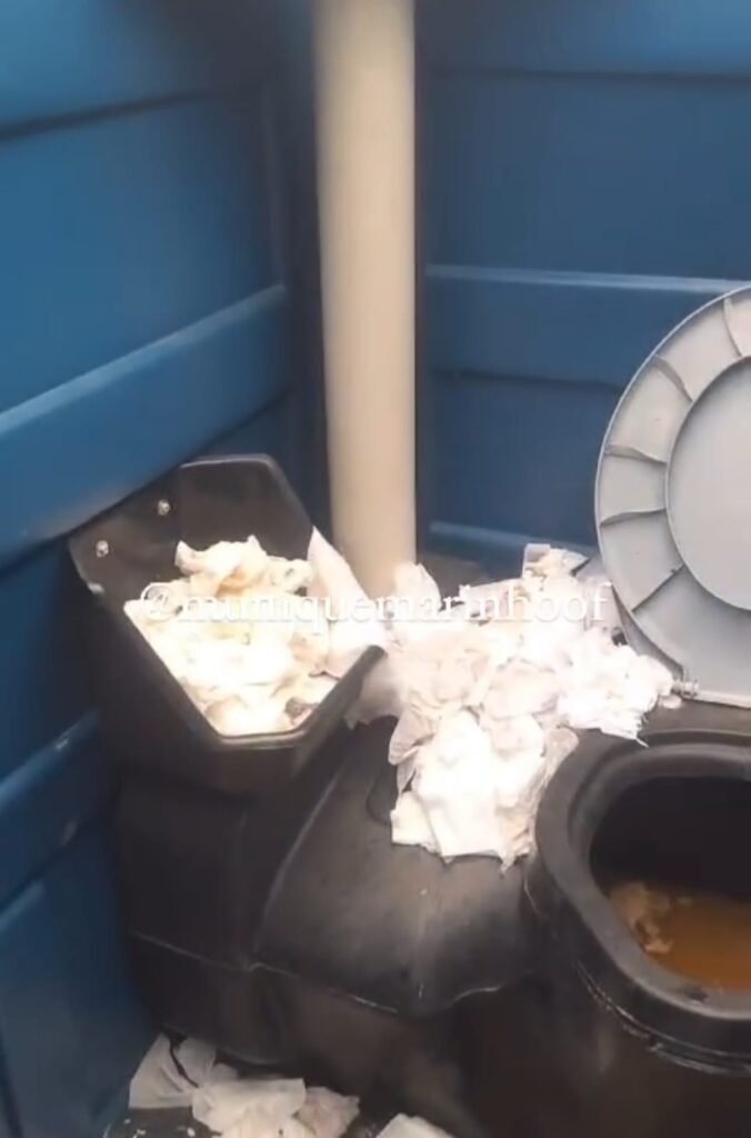Podridão é O Cartão Postal Para Turistas Em Coqueirinho, No Conde